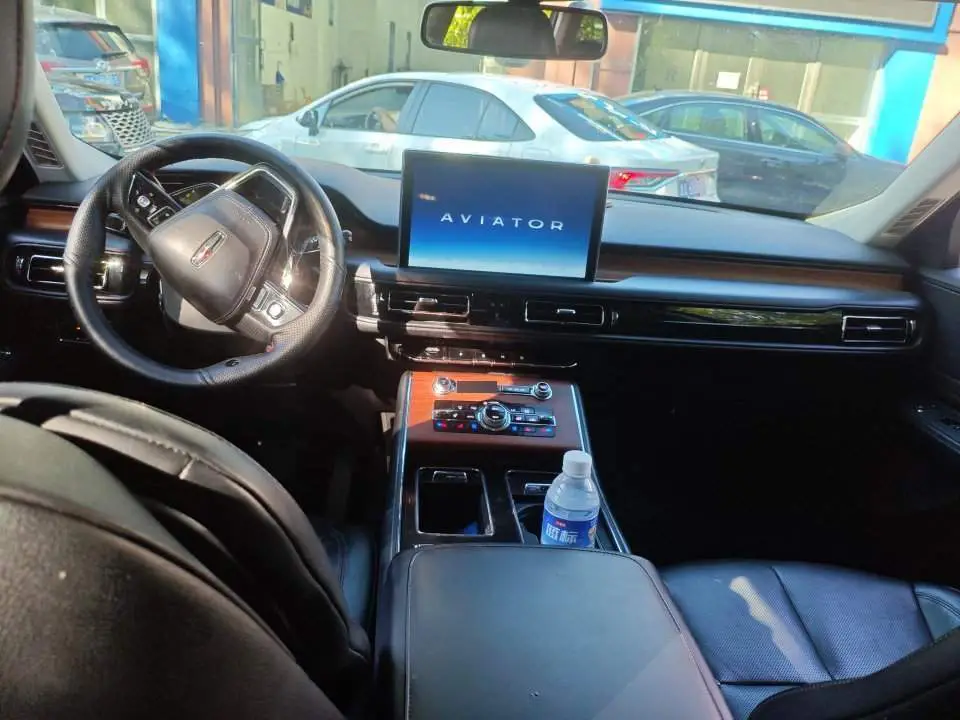 Aviator 2021 3.0T V6 4WD Premium Edition — 7