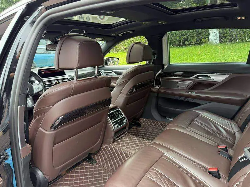 BMW 7 Series 2021 730Li M Sport Package — 12