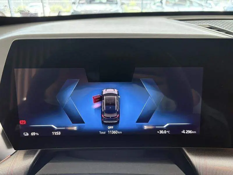 BMW iX1 2025 eDrive25L M Sport Package — 6