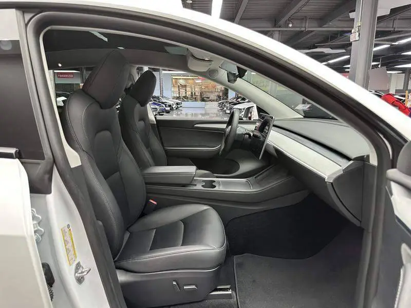 Model Y 2024 rear-wheel drive version — 7