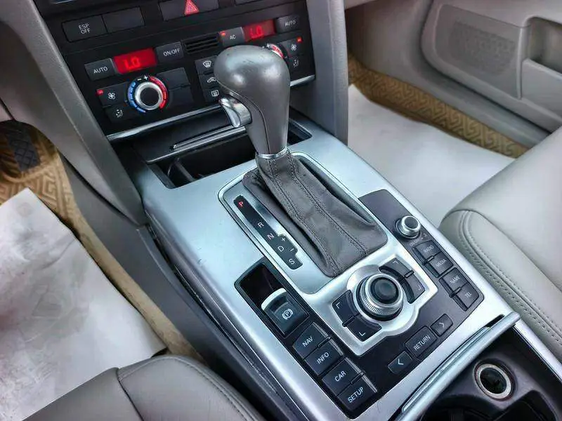 Audi A6L 2011 2.0 TFSI Automatic Standard Model — 13