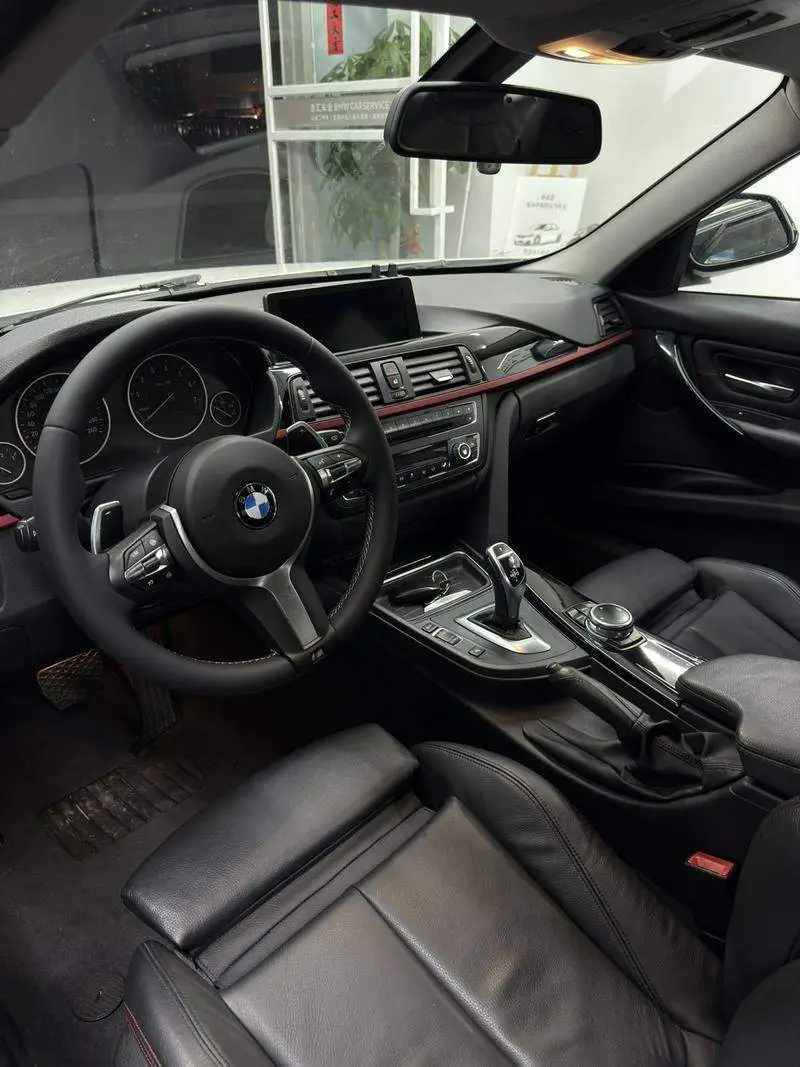 BMW 3 Series 2018 320i M Sport Night Edition — 6