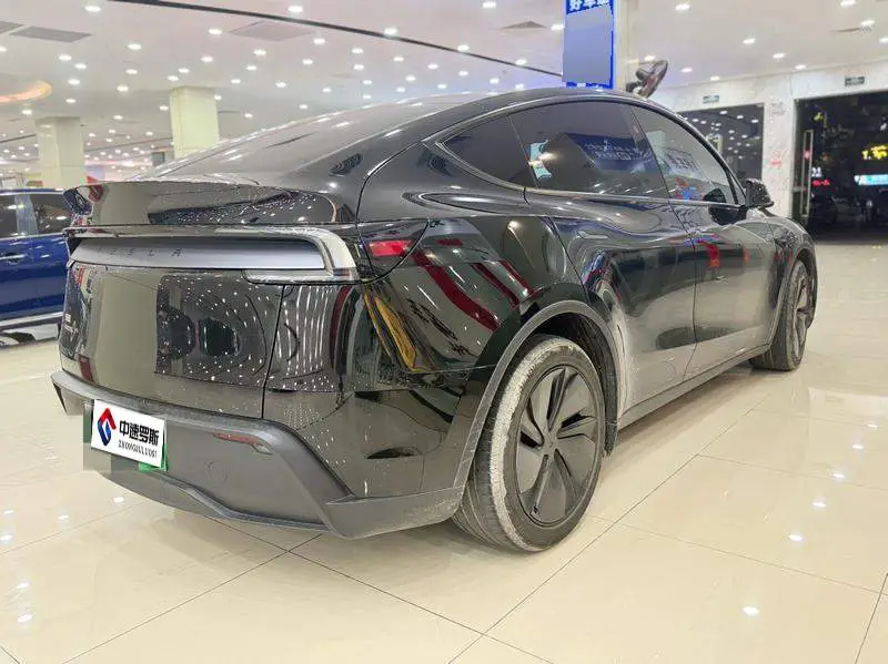 Model Y 2025 Facelift Long Range All-Wheel Drive Version — 6