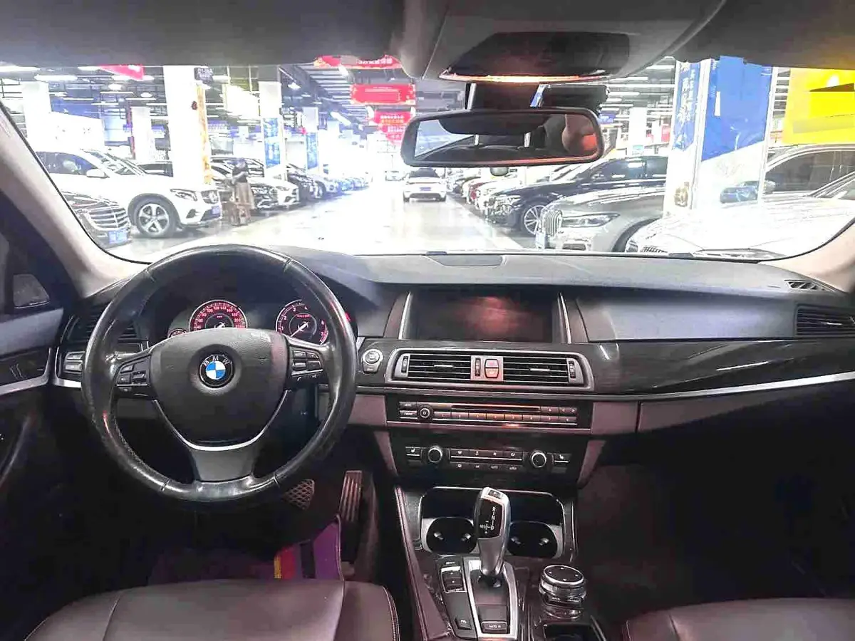 BMW 5 Series 2017 525Li Luxury Design Package — 7