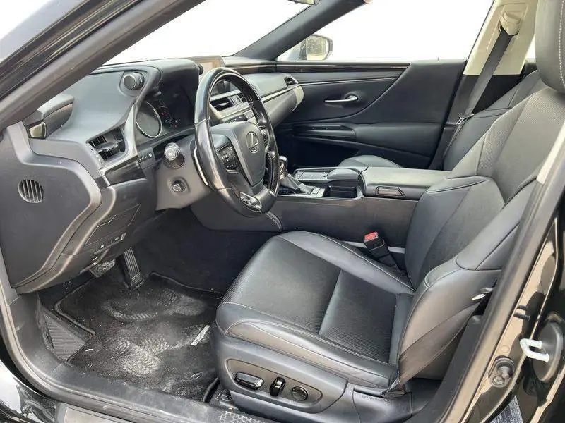 Lexus ES 2021 200 Deluxe Edition — 15