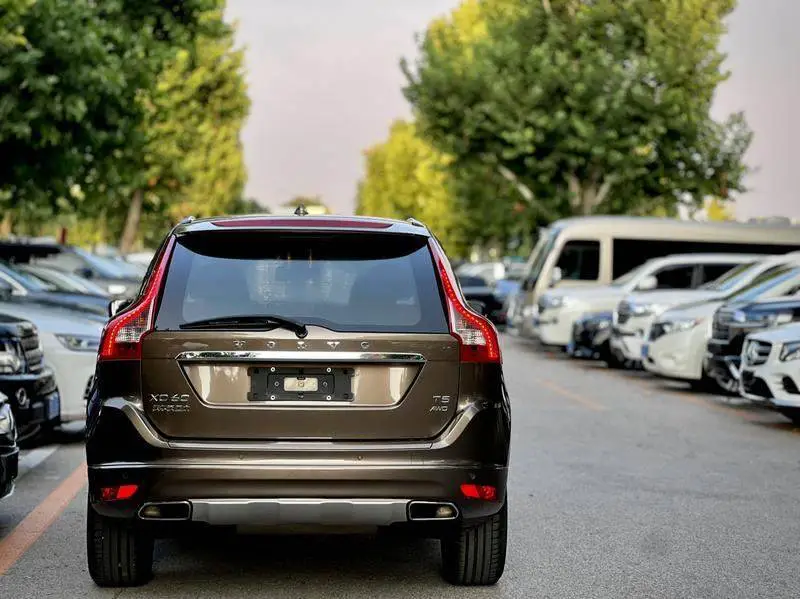Volvo XC60 2017 T5 AWD Intelligent Edition — 5