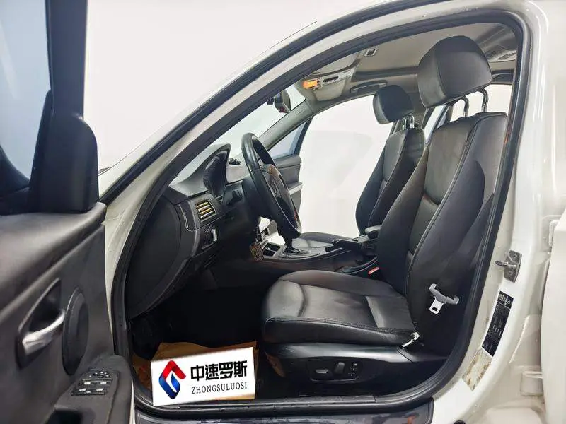 BMW 3 Series 2011 318i Leading Model — 13
