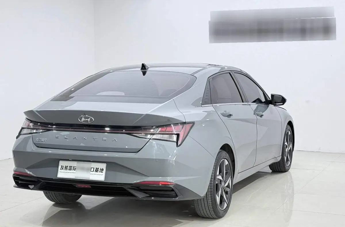 Elantra 2022 1.5L CVT LUX Premium Edition — 6