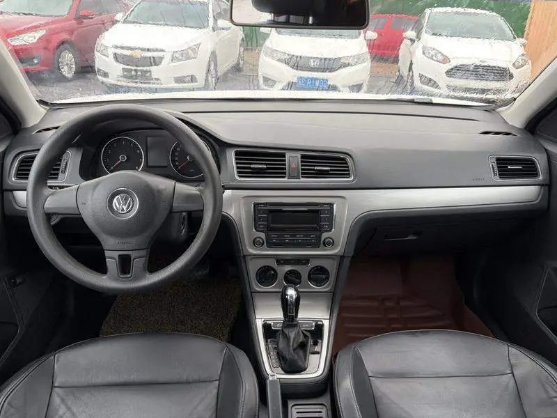 Lavida 2015 1.6L Automatic Comfort Edition — 9