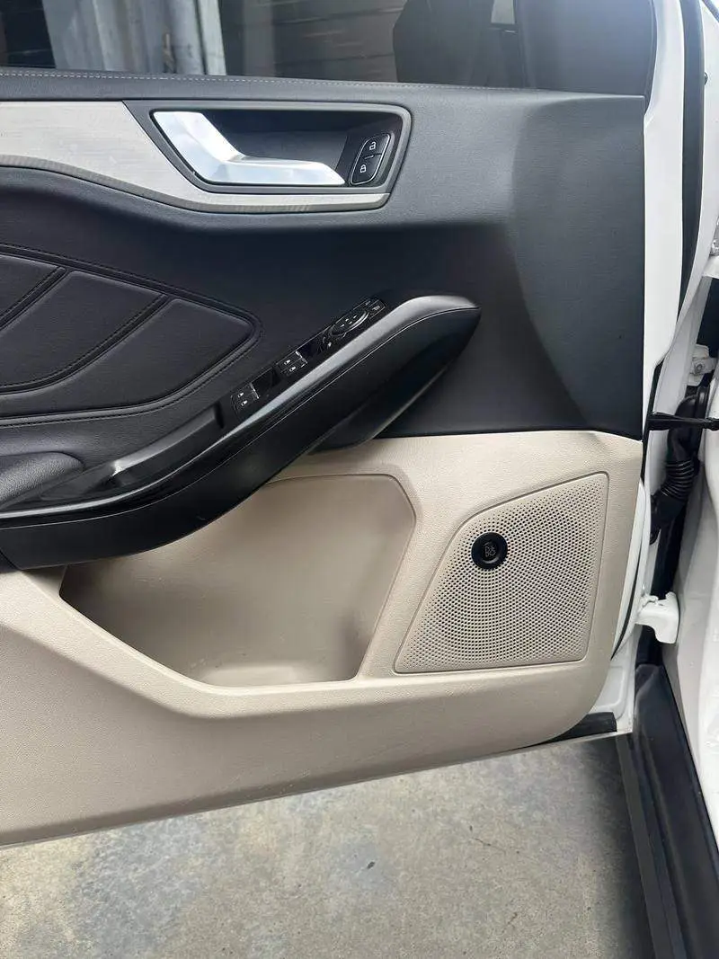 Fox 2021 Sedan EcoBoost 180 Automatic Front — 10