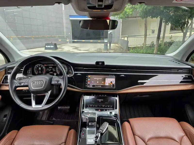 Audi Q7 2022 55 TFSI quattro S line premium model — 9