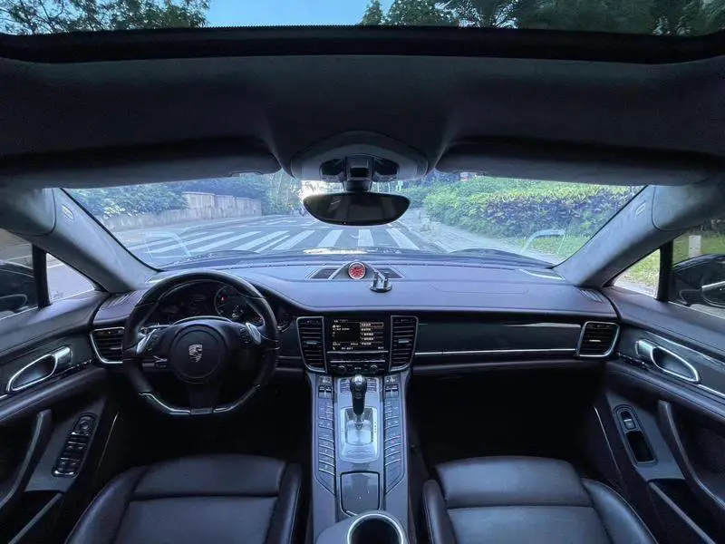 Panamera 2010 Panamera Turbo 4.8T — 10