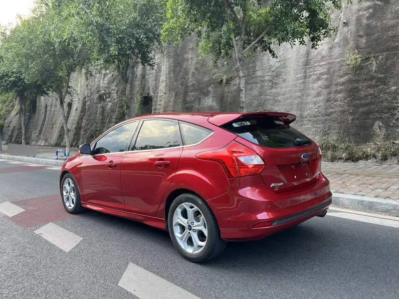 Fox 2012 Hatchback 2.0L Automatic Luxury Sports — 5