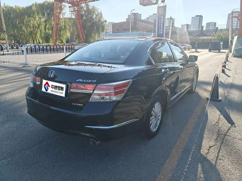 Accord 2013 2.0L SE — 5