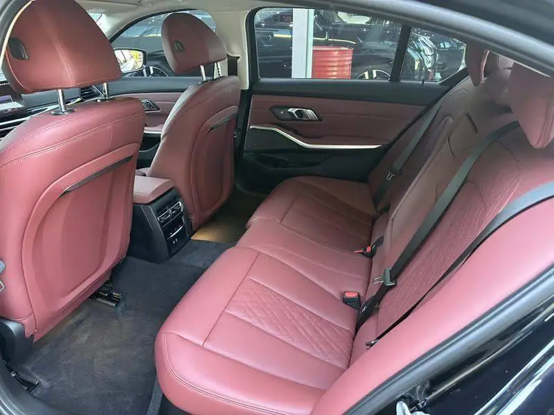 BMW 3 Series 2023 325Li M Sport Night Edition — 10