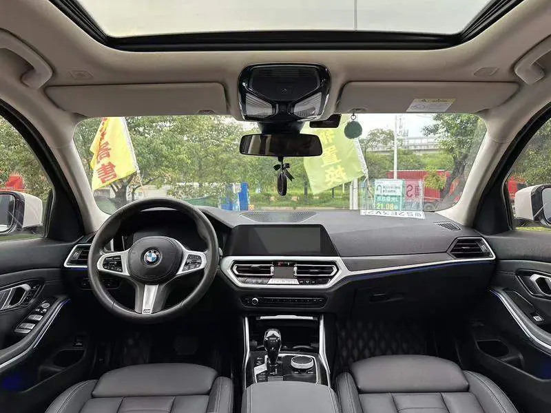 BMW 3 Series 2020 facelifted 325i M Sport package — 7