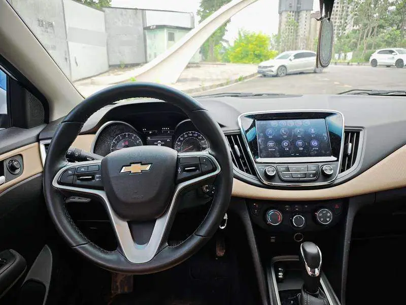 Cruze 2021 320 Automatic Enjoy Sunroof Edition — 8