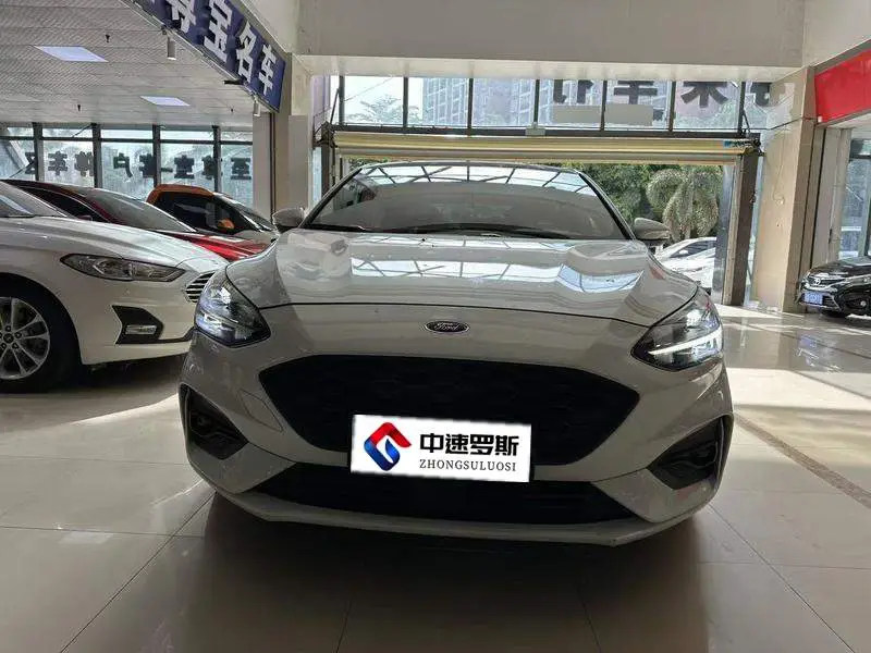 Fox 2019 Hatchback EcoBoost 180 Automatic ST Line — 2