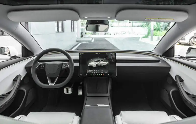 Model 3 2024 High-Performance All-Wheel Drive — 12