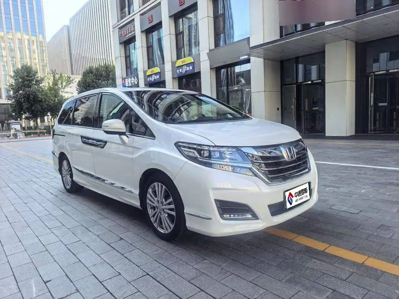 Elysion 2016 2.4L Comfort Edition — 3