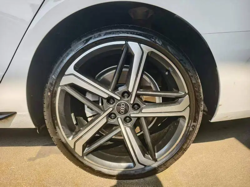 Audi A4L 2025 2 million units of Enjoyable Edition 40 TFSI Luxury Dynamic Edition — 6