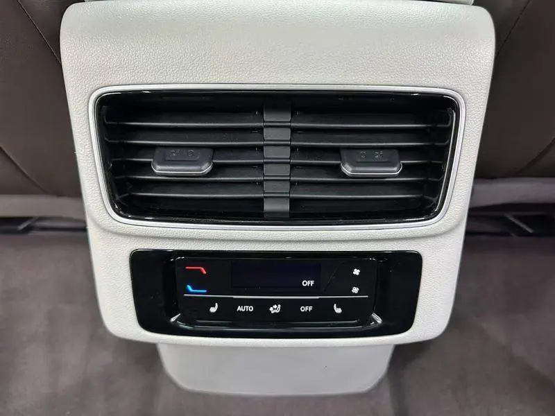 Tour 2023 380TSI 4WD R-Line Tour Edition — 11