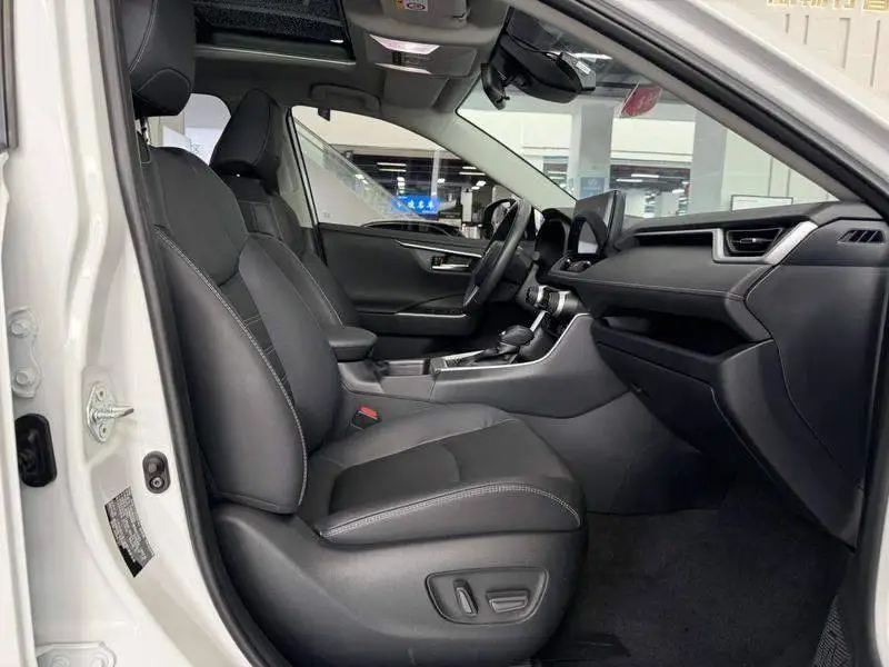 RAV4 Rongfang 2023 2.0L CVT 2WD Fashion Plus Edition — 14