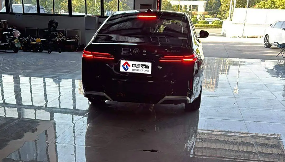 BMW 5 Series 2025 530Li Leading M Sport Package — 4