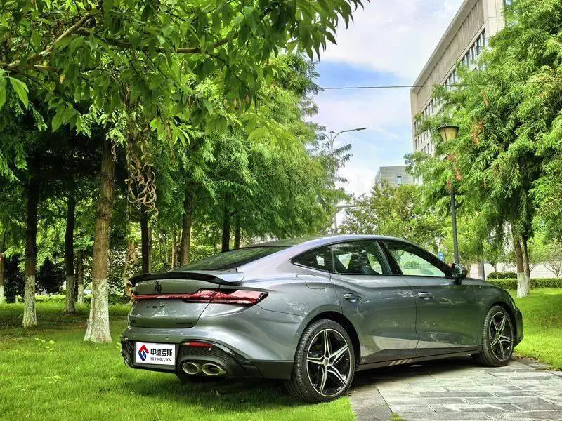 MG7 2023 2.0T Automatic Beauty Hunter Premium Edition — 7