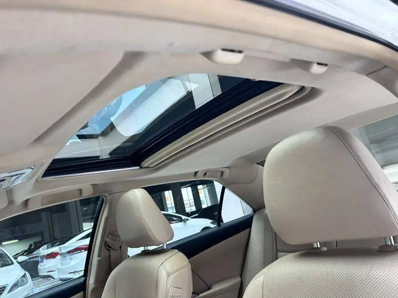 Camry 2012 2.0G Deluxe Edition — 17