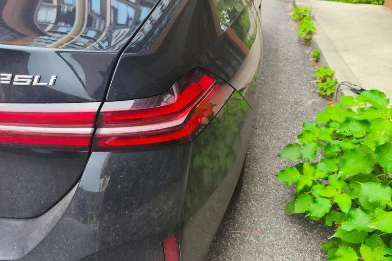 BMW 5 Series 2025 525Li M Sport Package — 7