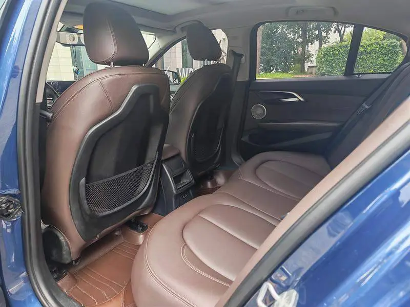 BMW 1 Series 2021 120i M Sport Night Edition — 9