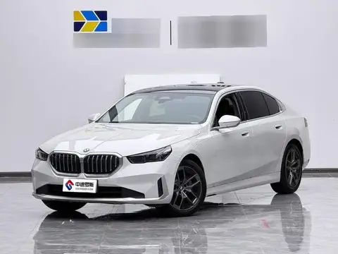 BMW 5 Series 2025 530Li xDrive Luxury Package