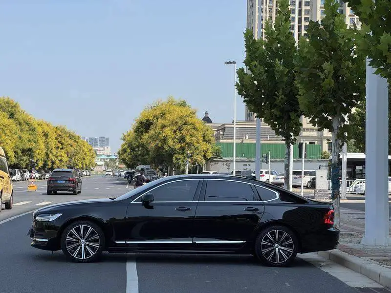Volvo S90 2023 B5 Zhiyuan Deluxe Edition — 4