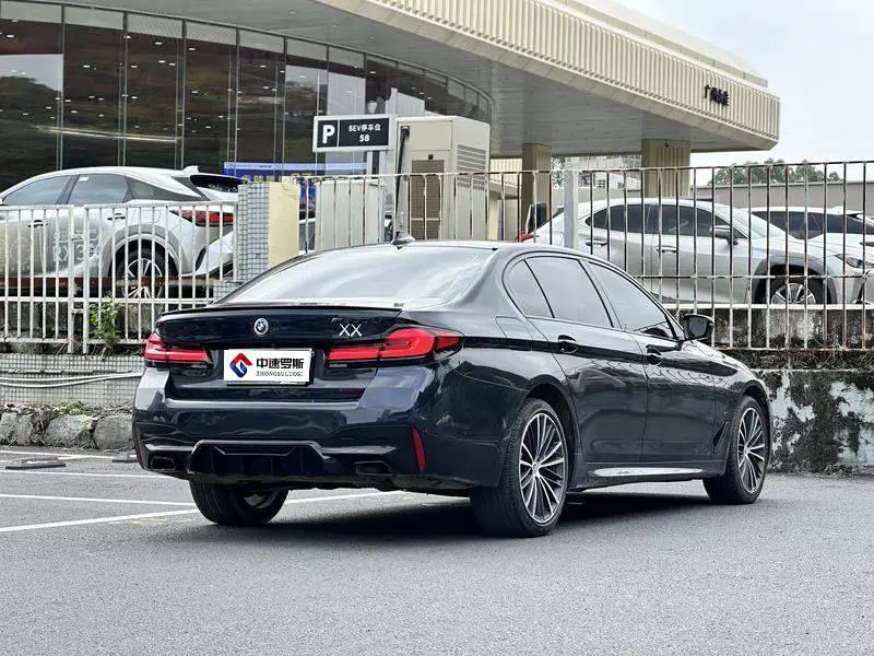 BMW 5 Series 2021 530Li Leading M Sport Package — 5