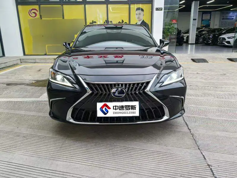 Lexus ES 2021 300h Excellence Edition — 2