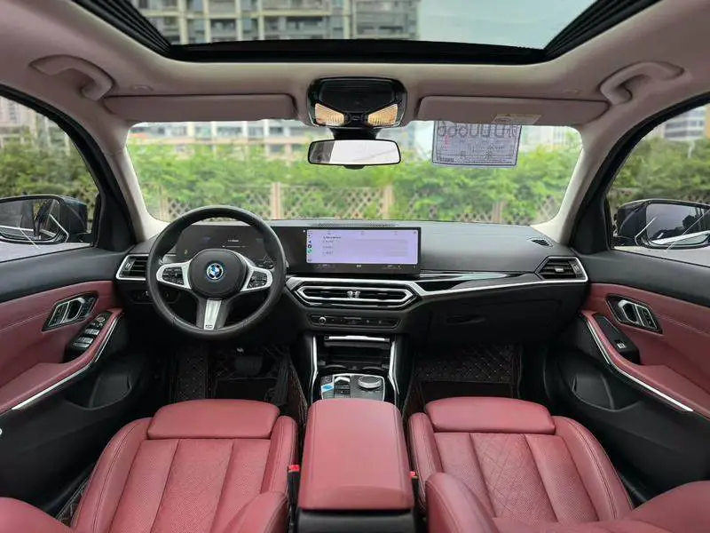 BMW i3 2022 eDrive 35 L — 6