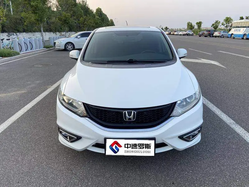 Jed 2014 1.8L Automatic Comfort Elite Edition 5 Seaters — 2