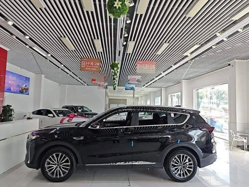 JETOUR X70 PLUS 2025 Champion Edition 1.5T DCT Champion PRO 5-seater — 3