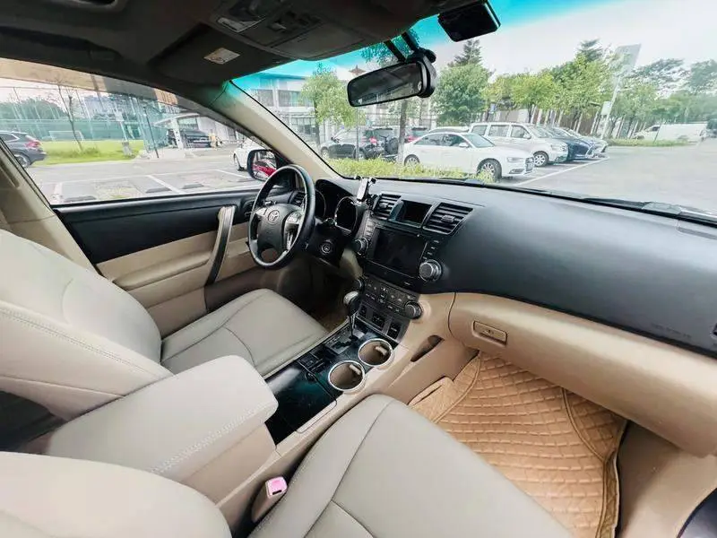 Highlander 2009 2.7L 2WD 7-seat luxury version — 18