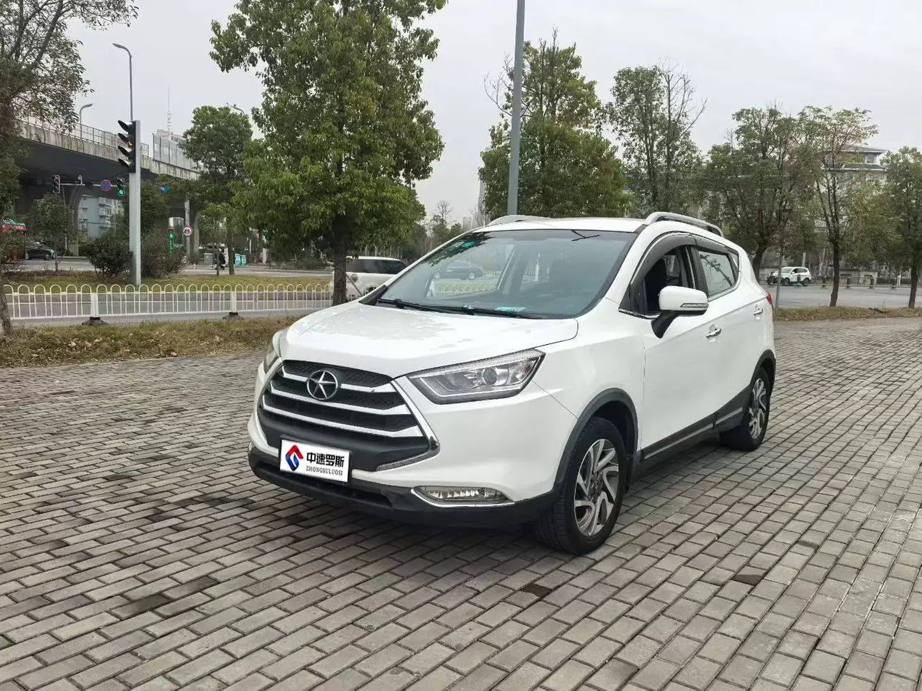 Новый или подержанный автомобиль из Китая